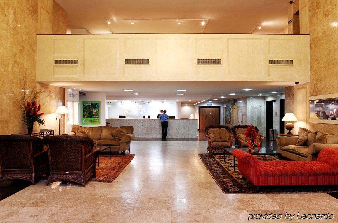 Everest Rio Hotel 4*
