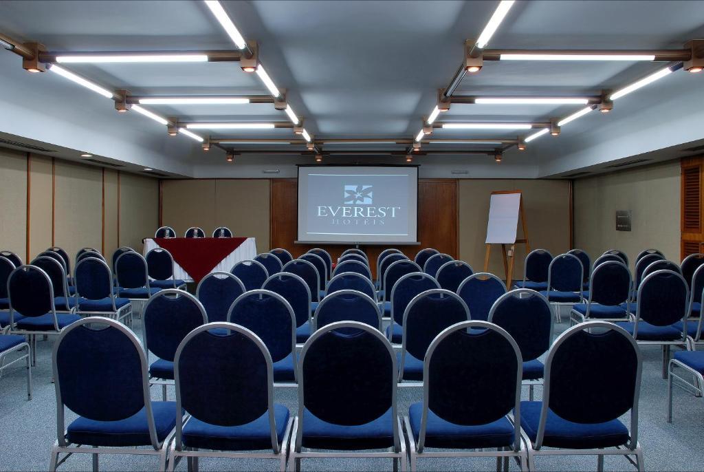 Everest Rio Hotel
